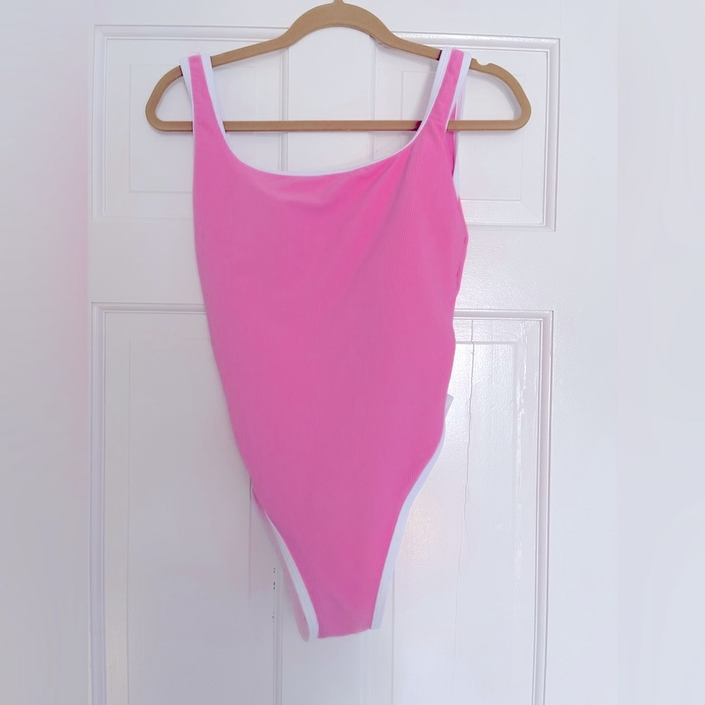 LAINSNOW Pitaya One Piece! Size Medium with OG Straps, Never Worn
